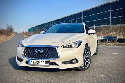 INFINITI Q60