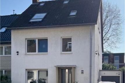 Familienhaus mit Potenzial zu mehr in Bestlage von Hürth-Efferen