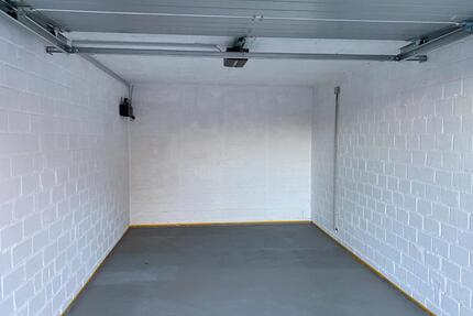 Garage mit Funksektionaltor im Innenhof, zentral in Frechen